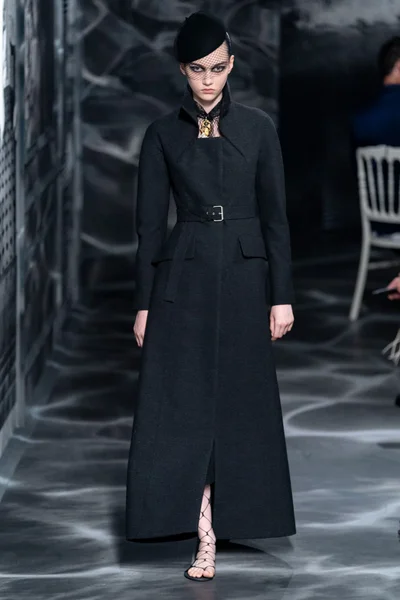 Look 3